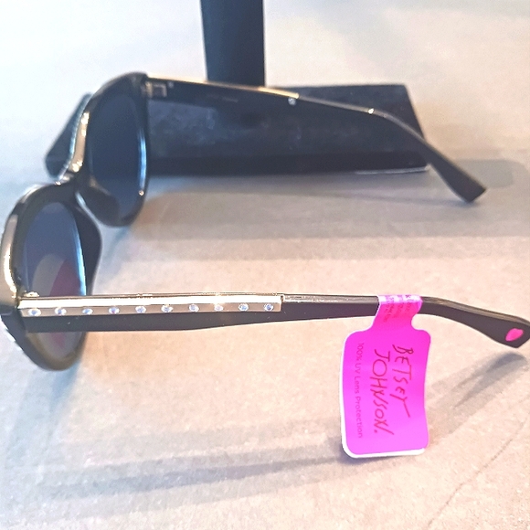 NWT Betsey Johnson Cat Eye Unique Pink Floral/Black Striped Sunglasses - Picture 5 of 13